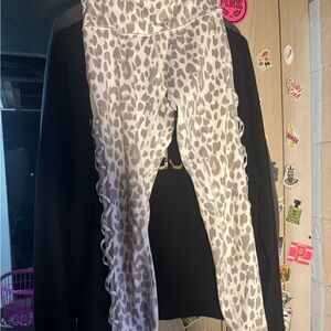 2- pairs of VICTORIA SECRET CHEETAH LEGGINGS sz 6